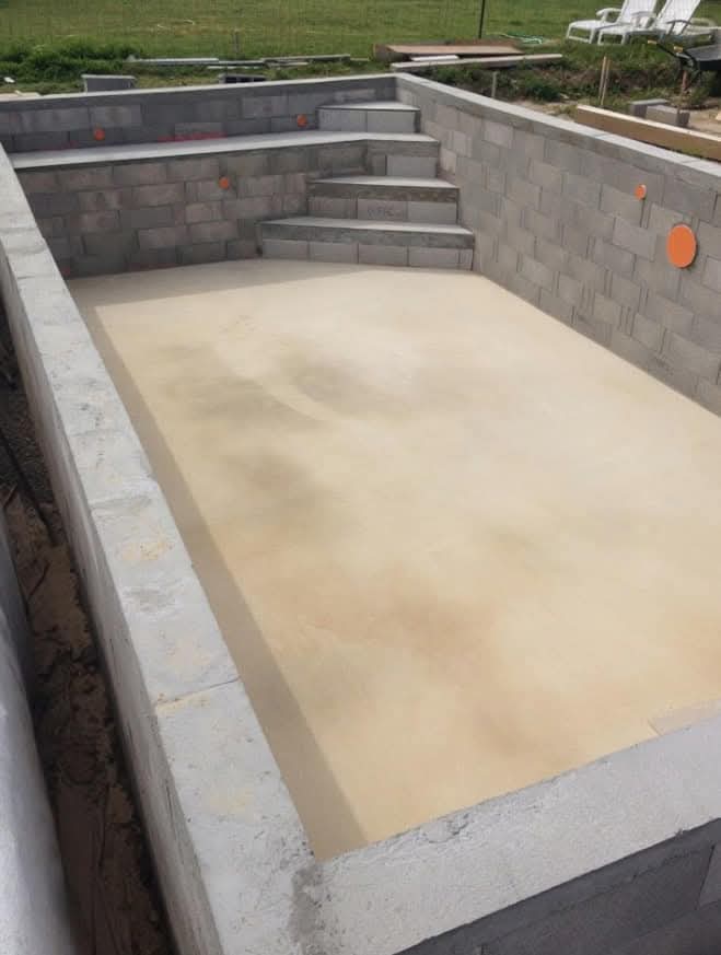 Structure piscine béton